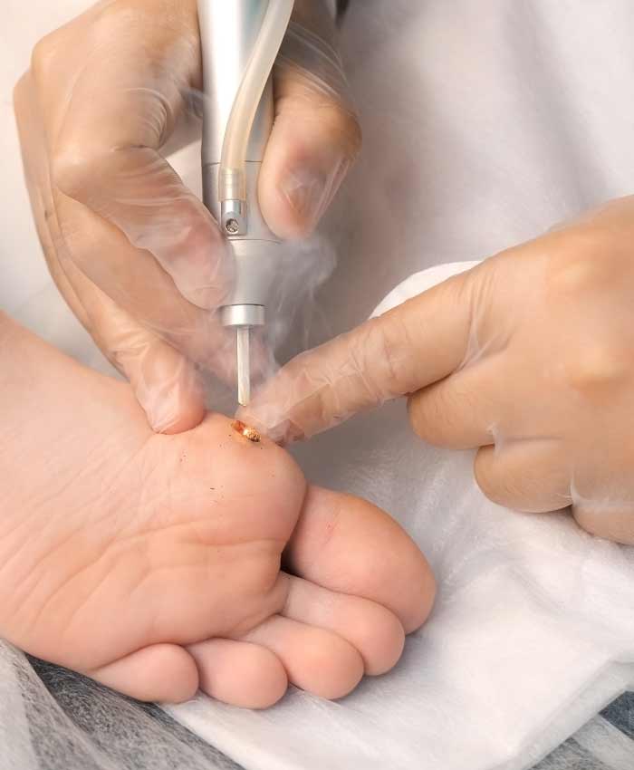 Imagen de la fisioterapeuta utilizando INDIVA de FisioAR